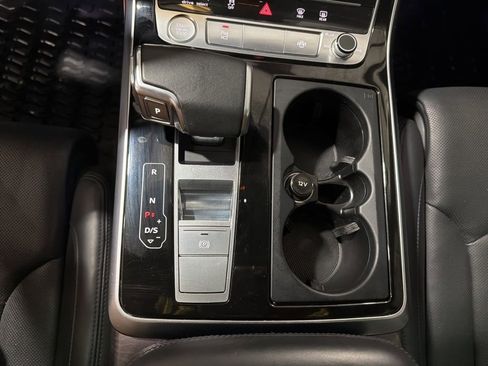 Used 2020 Audi Q8 Prestige w/ Prestige Package image 21