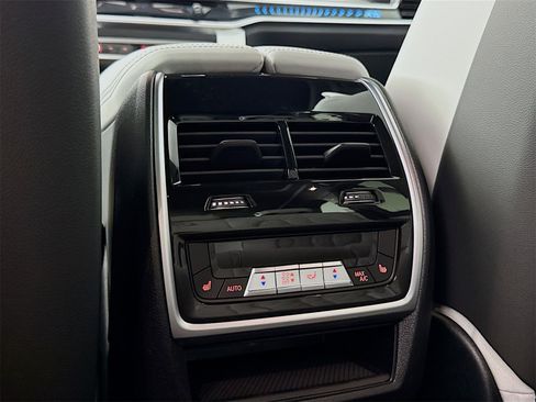 New 2026 BMW X5 xDrive50e w/ M Sport Package image 27