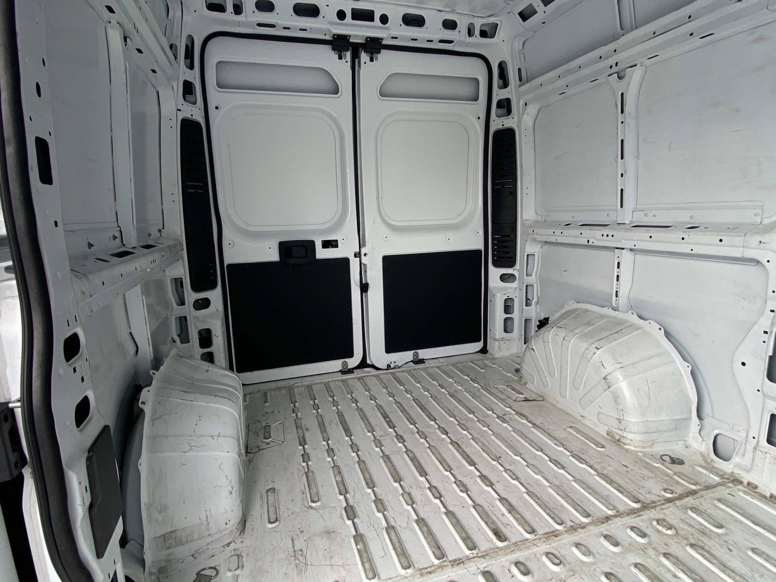 Used 2025 RAM ProMaster 2500 w/ Convenience Group FWD image 17