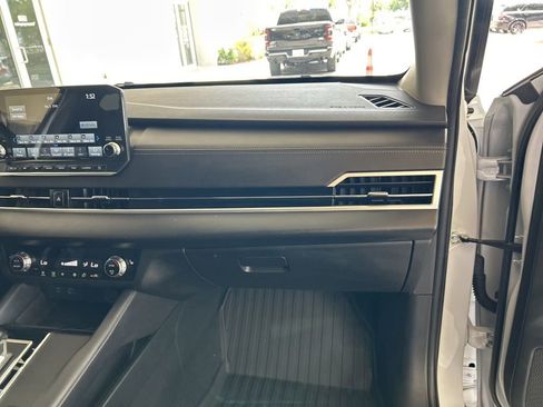 Used 2023 Mitsubishi Outlander SE FWD image 22