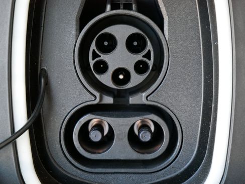 Used 2025 Cadillac Lyriq Luxury image 34