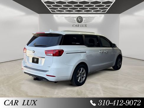 Used 2017 Kia Sedona LX w/ LX Essentials Premium Package FWD image 5