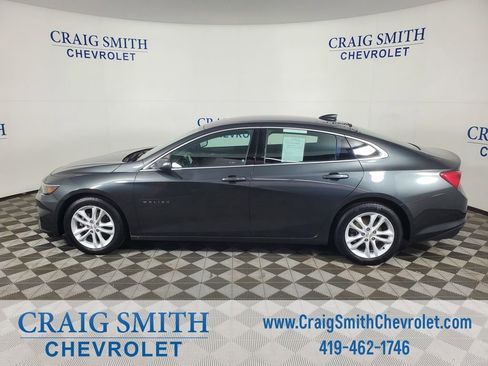 Used 2018 Chevrolet Malibu LT FWD image 2