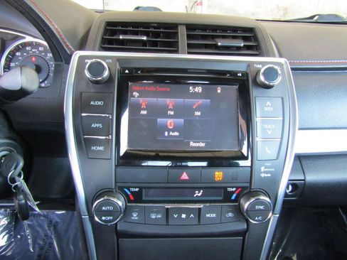 Used 2016 Toyota Camry XSE w/ Moonroof Package FWD image 17