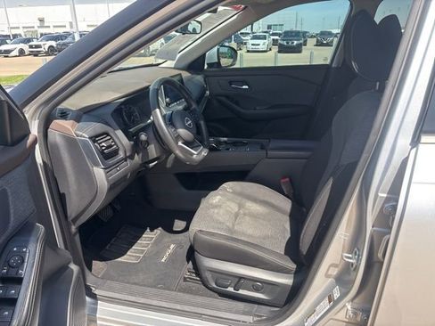 Used 2022 Nissan Rogue SV FWD image 9