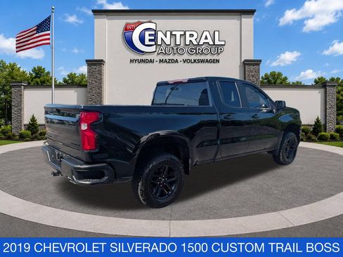 Used 2019 Chevrolet Silverado 1500 Custom Trail Boss w/ Custom Convenience Package AWD/4WD image 8