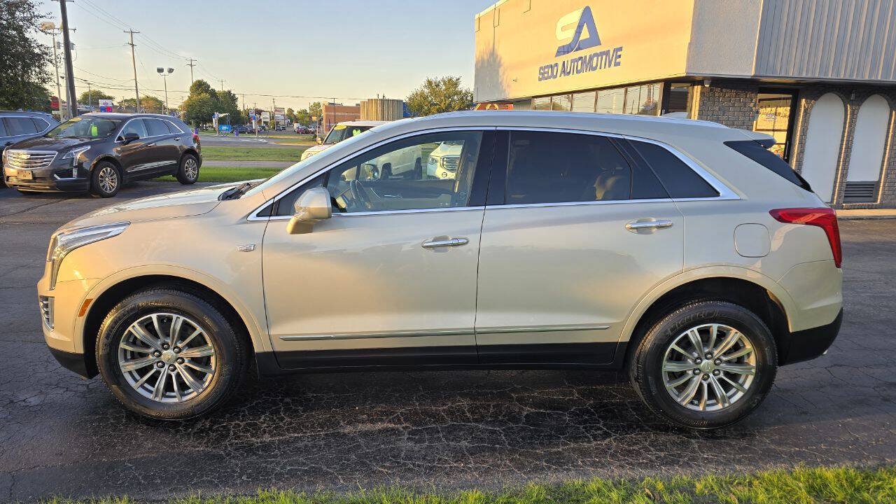 Used 2017 Cadillac XT5 Luxury w/ Driver Awareness Package FWD image 3
