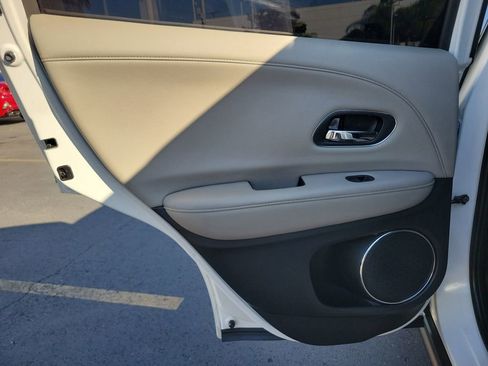 Used 2019 Honda HR-V EX-L image 14