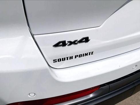 New 2026 Jeep Grand Cherokee Altitude AWD/4WD image 15
