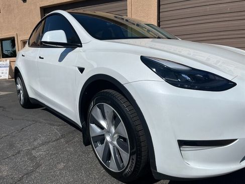 Used 2024 Tesla Model Y Long Range RWD image 21