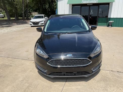 Used 2018 Ford Focus SE FWD image 4