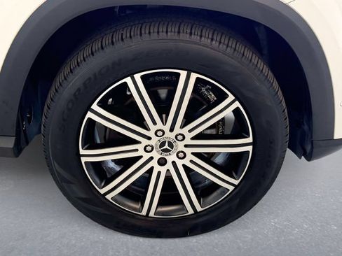 Used 2024 Mercedes-Benz GLE 350 4MATIC image 7