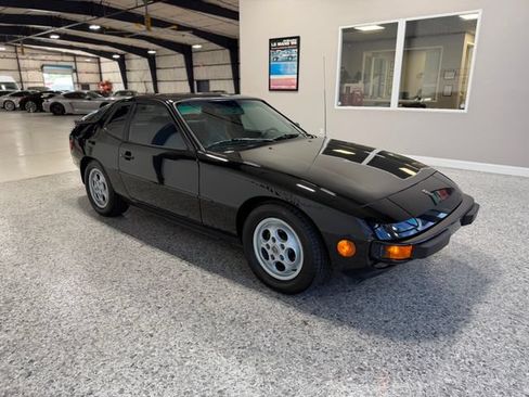 Used 1988 Porsche 924 S RWD image 9