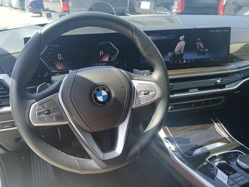 Used 2026 BMW X7 xDrive40i AWD/4WD image 23