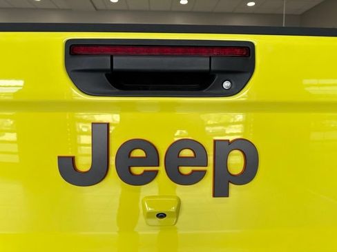 Used 2023 Jeep Gladiator Mojave w/ Cold Weather Group AWD/4WD image 18