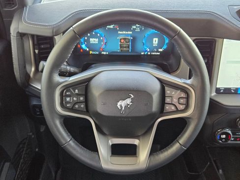 Used 2025 Ford Bronco Outer Banks w/ Sasquatch Package AWD/4WD image 21