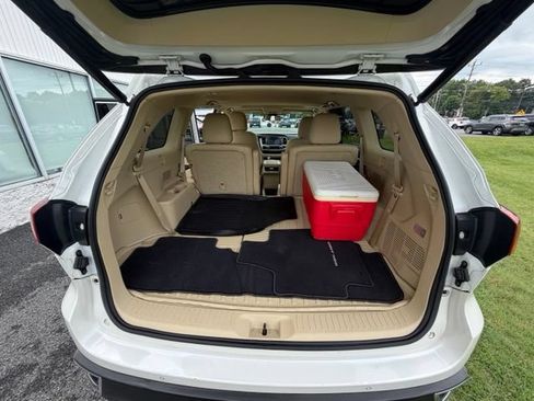 Used 2018 Toyota Highlander Limited AWD/4WD image 10