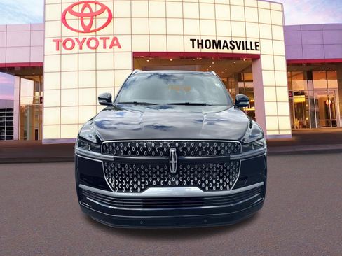 Used 2026 Lincoln Navigator L Reserve AWD/4WD image 2