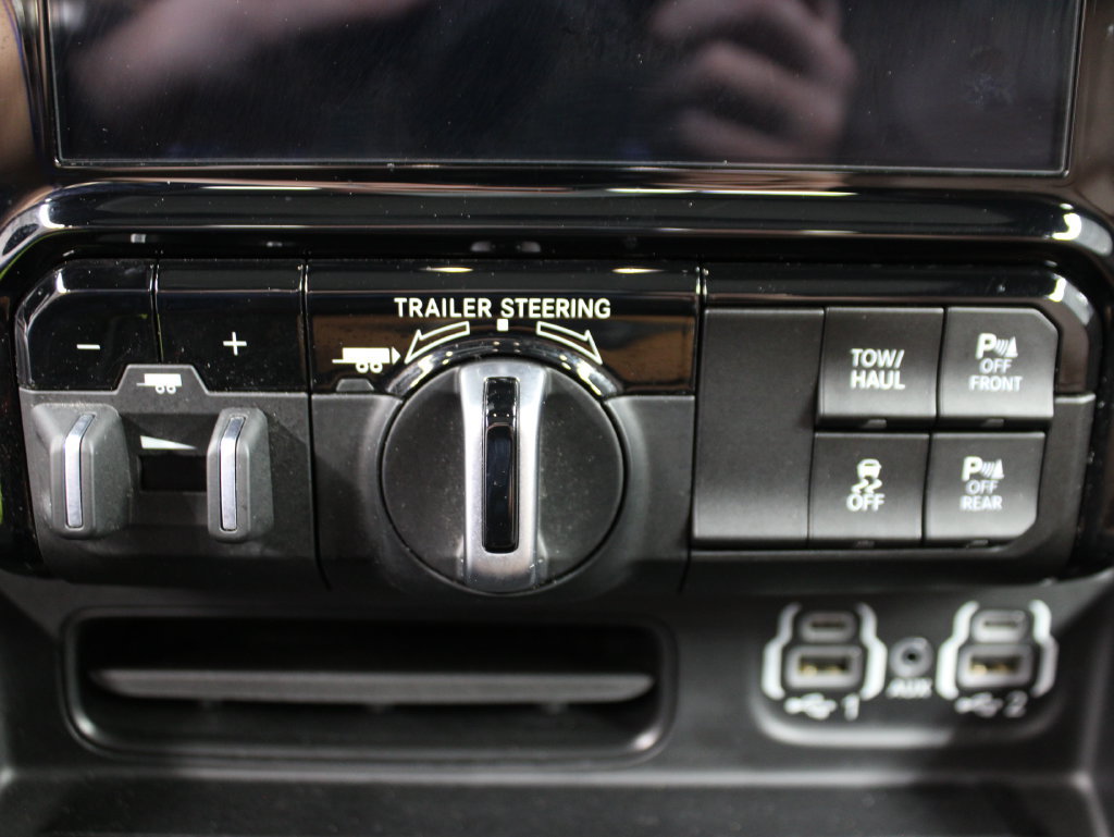 Used 2024 RAM 1500 Limited AWD/4WD image 64