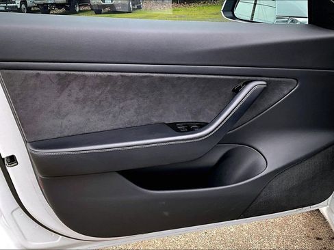 Used 2018 Tesla Model 3 Long Range image 14