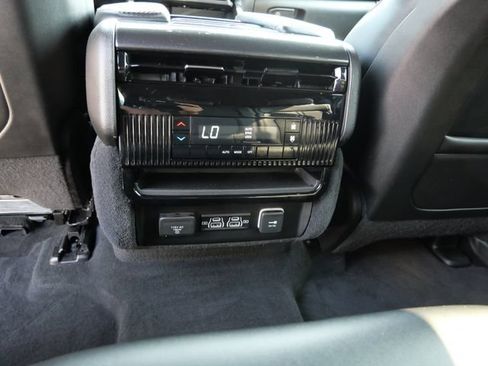 Used 2022 Jeep Wagoneer Series I AWD/4WD image 17