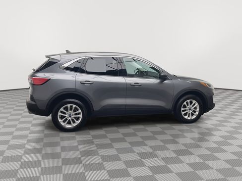 Used 2022 Ford Escape SE image 32