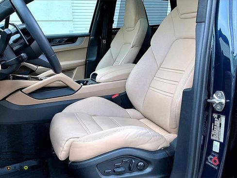 Used 2024 Porsche Cayenne Turbo image 22