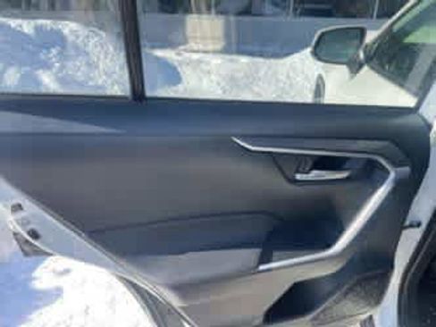 Used 2020 Toyota RAV4 XLE Premium image 25