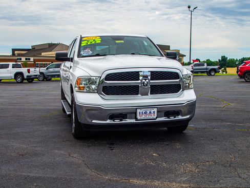 Used 2019 RAM 1500 Classic SLT w/ Protection Group AWD/4WD image 10