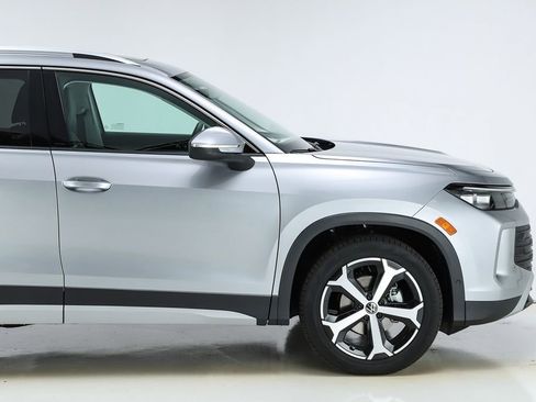 New 2026 Volkswagen Tiguan SE image 51