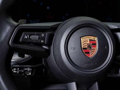 Certified 2025 Porsche Cayenne AWD/4WD image 20