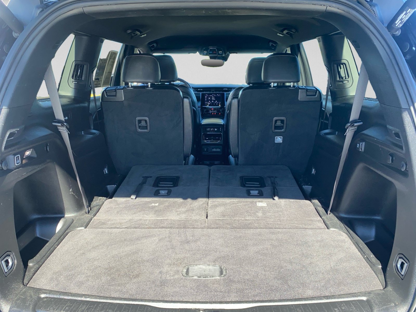Used 2023 Jeep Grand Cherokee L Laredo RWD image 28