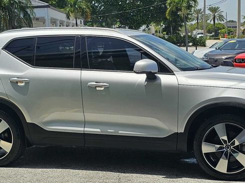 Used 2019 Volvo XC40 T5 Momentum AWD/4WD image 8