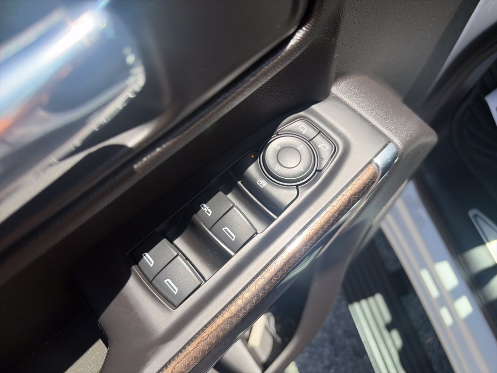 Used 2020 Chevrolet Silverado 1500 LT w/ All-Star Edition AWD/4WD image 12