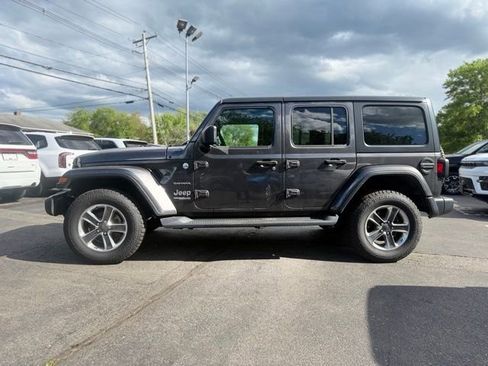 Used 2021 Jeep Wrangler Unlimited Sahara AWD/4WD image 4