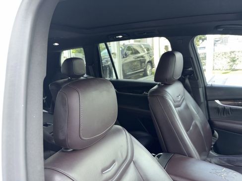 Used 2021 Cadillac XT6 Premium Luxury image 12