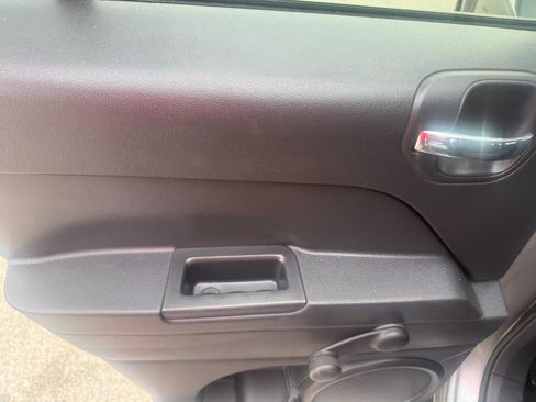 Used 2014 Jeep Patriot Sport image 11