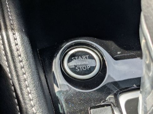 Used 2019 Nissan Kicks SV image 28