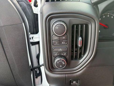 Used 2025 Chevrolet Silverado 1500 Custom image 15
