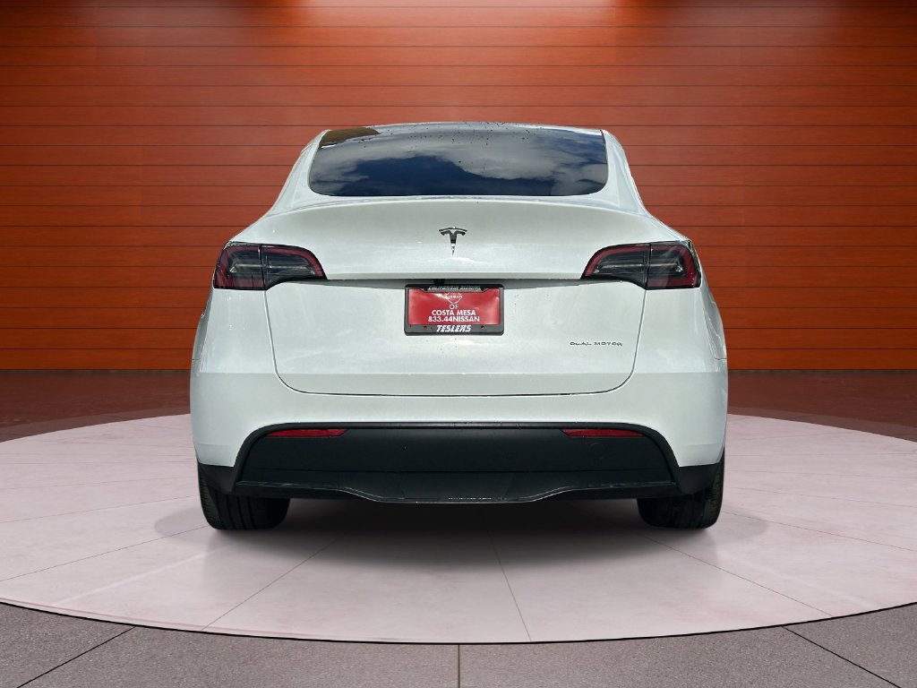 Used 2024 Tesla Model Y Long Range AWD/4WD image 3