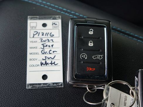 Used 2022 Jeep Grand Cherokee Trailhawk AWD/4WD image 40