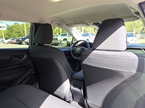 Used 2025 Toyota Corolla LE image 16