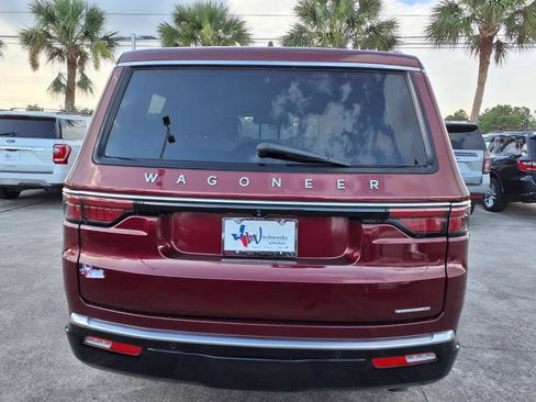 Used 2022 Jeep Wagoneer Series III w/ Flexible Seating Group RWD image 6