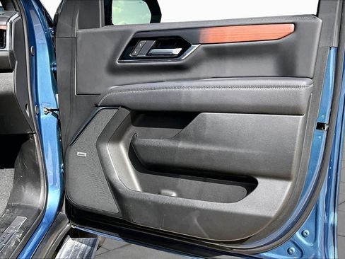 Used 2025 GMC Yukon XL Denali w/ Sun & Power Step Package AWD/4WD image 23
