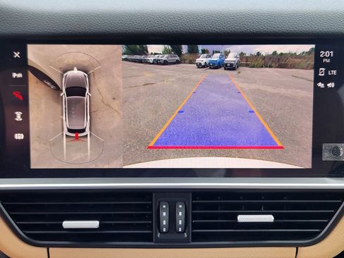 Used 2023 Porsche Cayenne Platinum Edition image 26