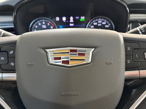 Used 2023 Cadillac XT6 Premium Luxury w/ Technology Package AWD/4WD image 25