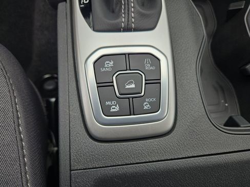 New 2026 Nissan Frontier SV w/ SV Convenience Package AWD/4WD image 28