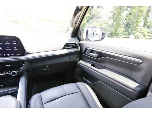 Used 2025 Chevrolet Tahoe RST w/ Comfort Package RWD image 8