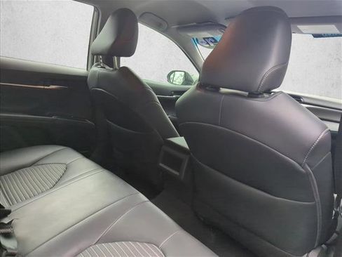 Used 2019 Toyota Camry SE image 22