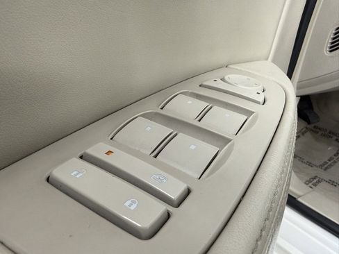 Used 2011 Cadillac DTS image 14